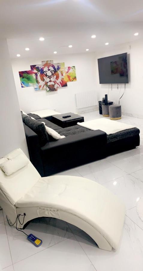 Love Room Givors Exterior photo